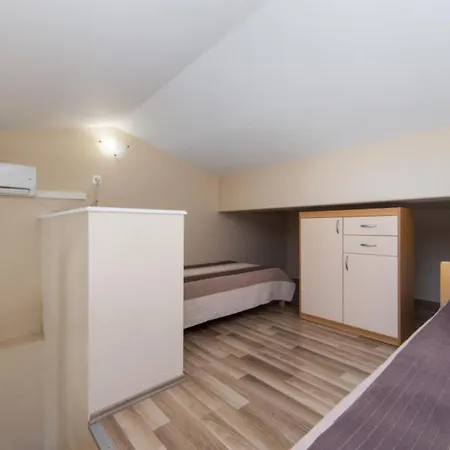 Nmn Apartment *